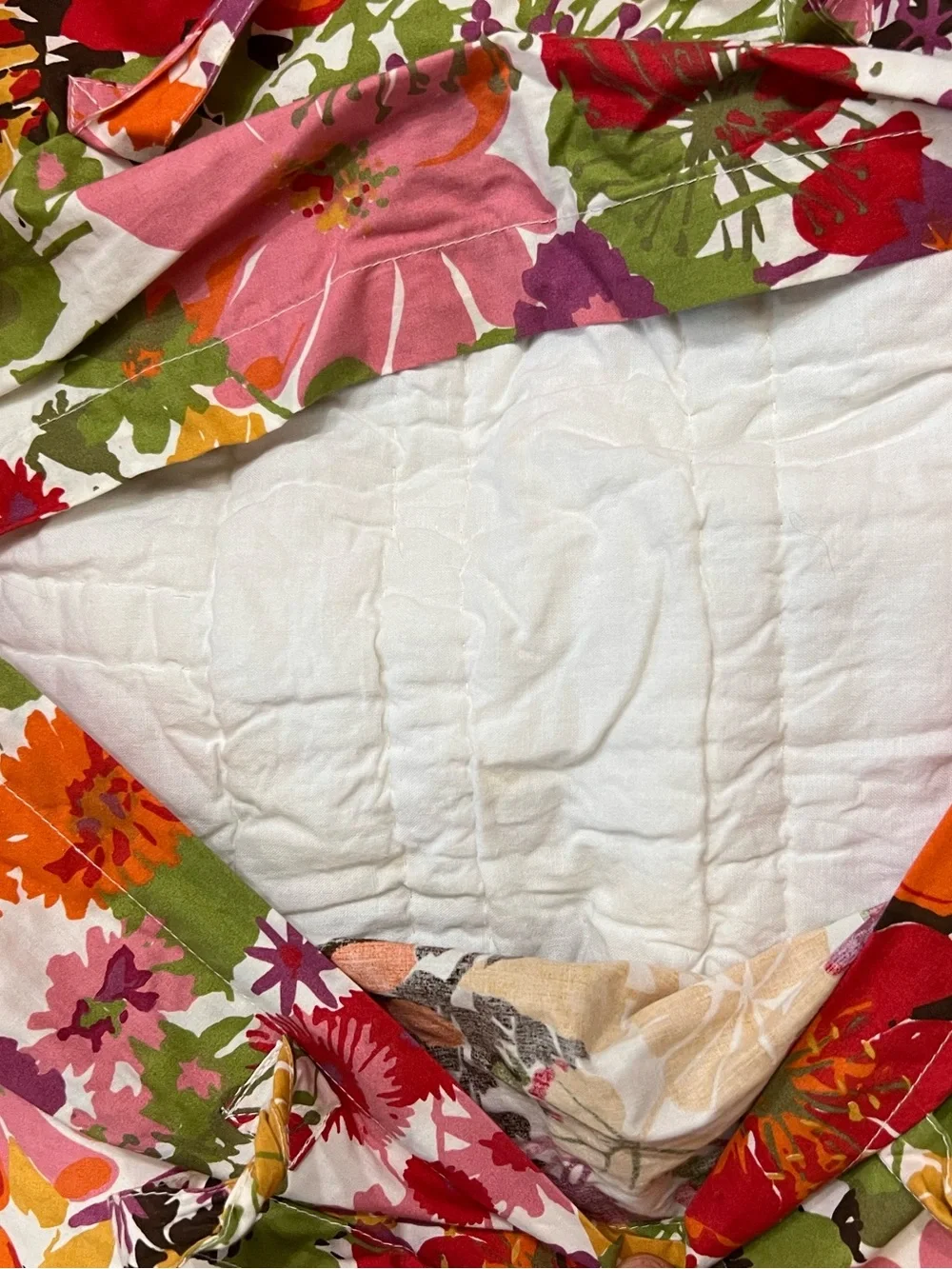 2 Pottery Barn Quilted Patchwork Pattern Floral Standard Shams 26”x20”
